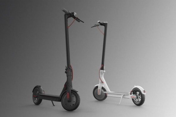 So với mẫu xe điện từng ra mắt trước đó là QiCycle,  scooter điện Mi Electric Scooter sở hữu thiết kế nhỏ gọn và tiện dụng hơn.